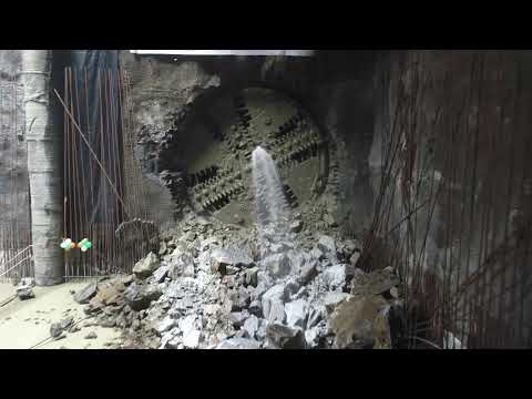 Embedded thumbnail for 32nd Breakthrough at Dadar Metro Station